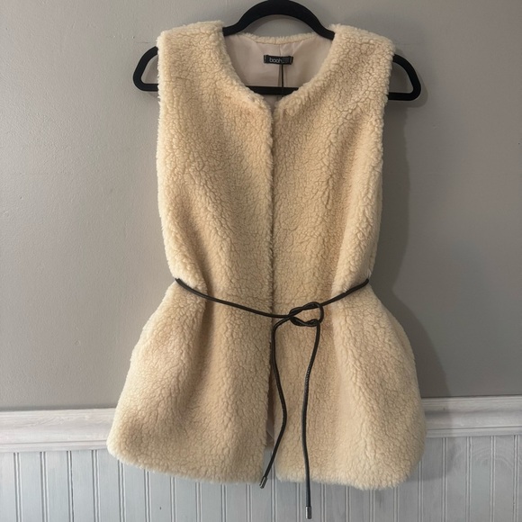 Boohoo Jackets & Blazers - boohoo Sherpa Faux Fur Women’s Vest Size M Cream NWT